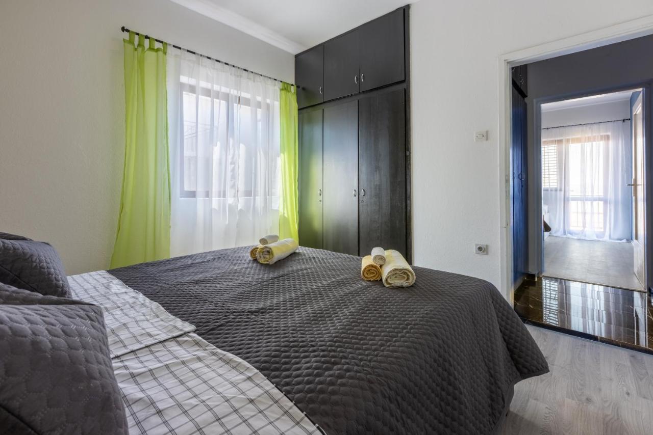 Dora Apartment *