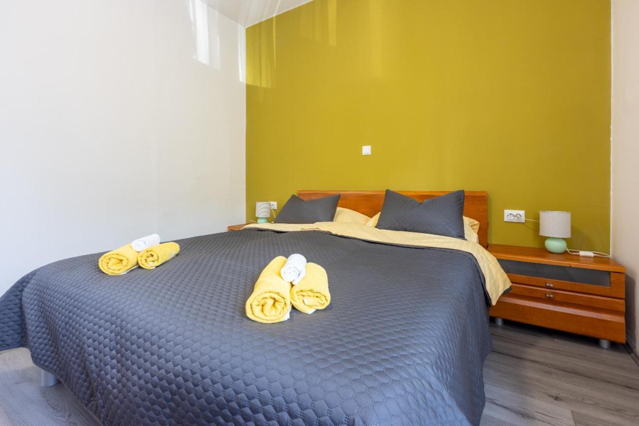 Dora Apartment