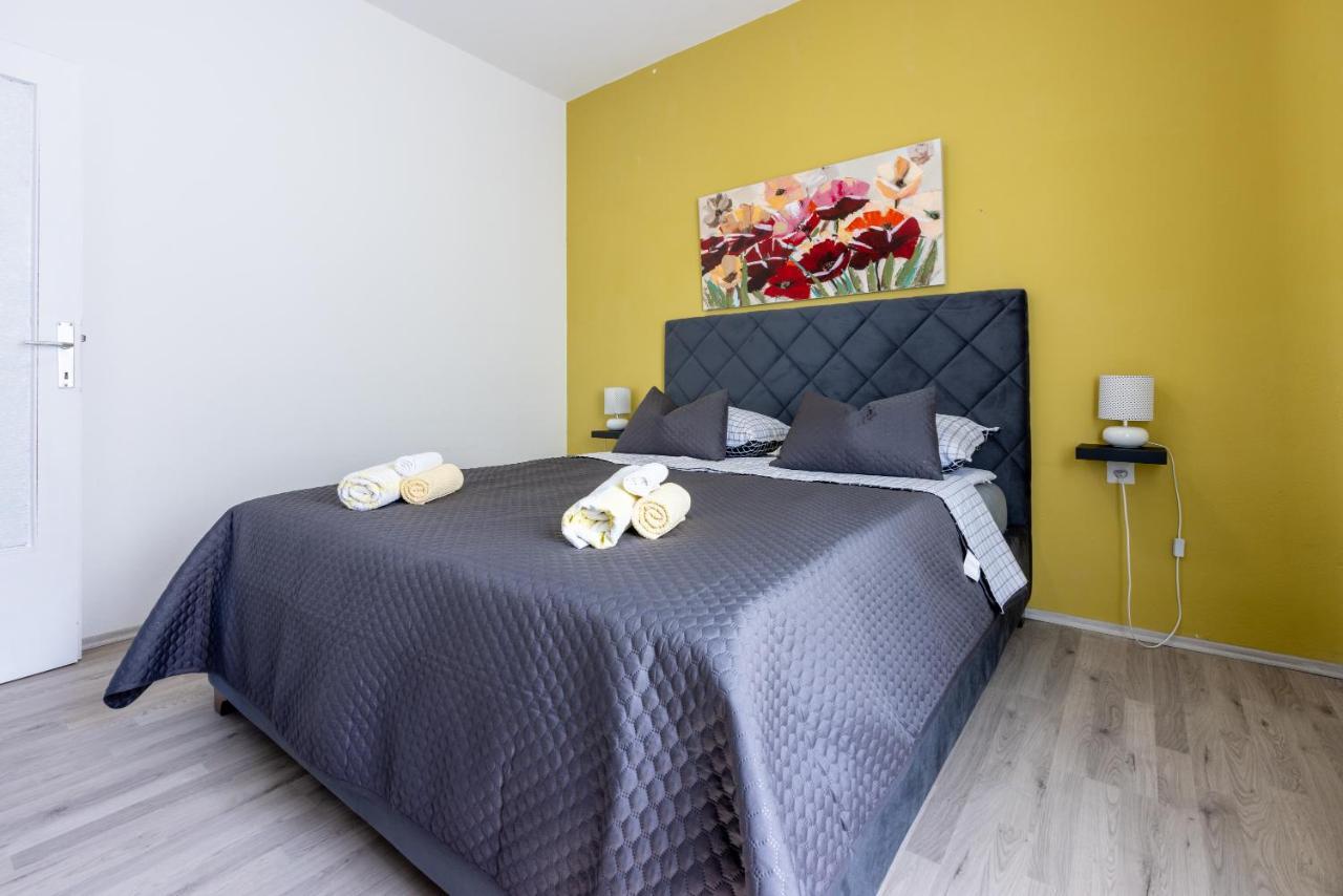 Dora Apartment *