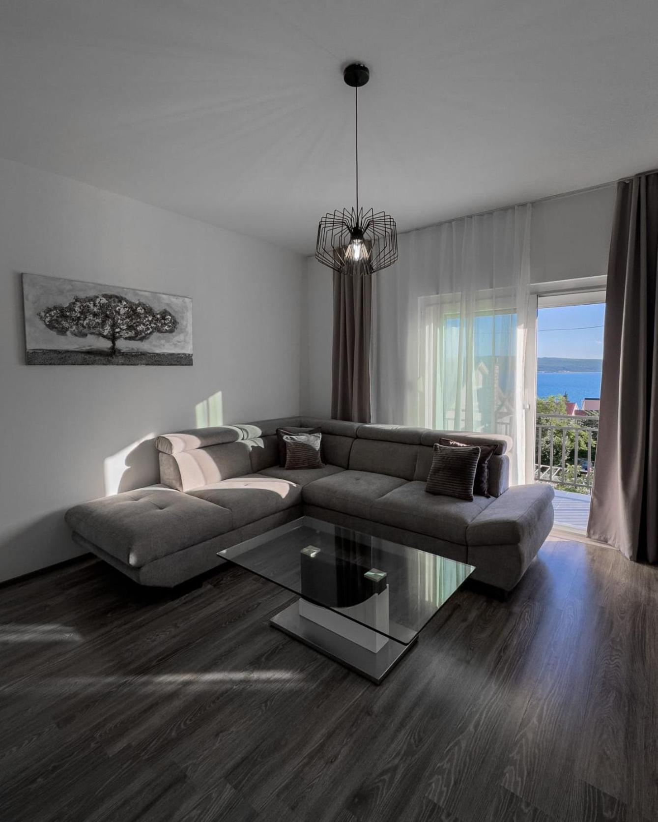 Apartament Dora *